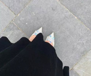 Chuẩn bị kĩ lưỡng cho lần đầu hẹn hò, cô gái trót ăn mặc đẹp hơn đàng trai nên bị 'ném' giữa đường không thương tiếc