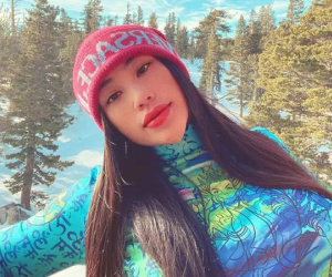 Lucy Trang Nguyễn khoe mẹ ruột trẻ măng