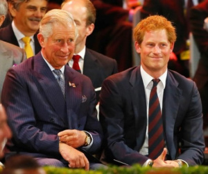 Harry tố Vua Charles