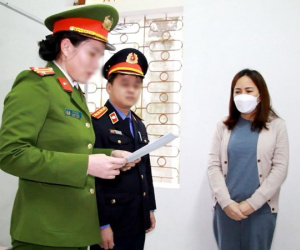 3 cán bộ hải quan Nghệ An bị bắt đã 'làm luật' hơn 5.000 lượt xe