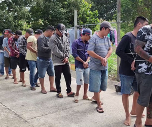Cảnh sát hình sự mật phục bắt 'Trung cá lóc' và 30 đối tượng