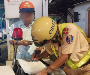 Uống 2 lon bia ở tiệc tất niên, thanh niên bị phạt kịch khung