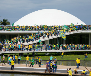 Bạo loạn ở tòa nhà quốc hội Brazil, người ủng hộ ông Bolsonaro xông vào dinh tổng thống