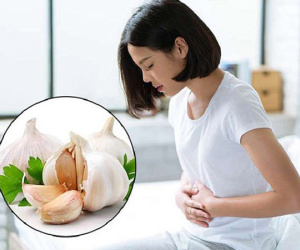 Ăn tỏi rất tốt nhưng đừng dại kết hợp cùng 6 thứ này kẻo hóa 'thuốc độc'