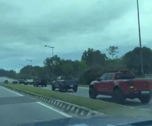 CLIP: Đoàn xe bán tải 'diễu hành' ở Bình Dương có dấu hiệu vi phạm