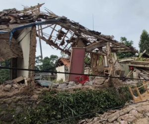 Động đất 7,6 độ richter, Indonesia ban bố cảnh báo sóng thần