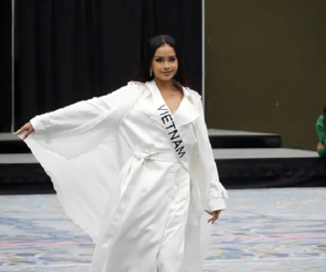 Huấn luyện viên hàng đầu của Miss Universe 'vỗ mặt' các chuyên trang sắc đẹp quốc tế