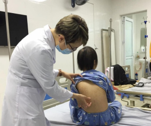 Mọi lứa tuổi đều có thể mắc bệnh này khi thời tiết lạnh và hanh khô