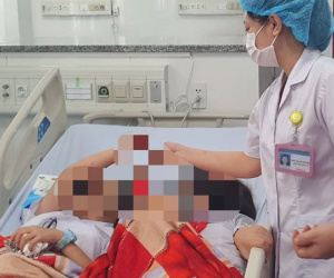 Sau khi phụ huynh đưa gà rán vào trường, gần 20 học sinh nhập viện