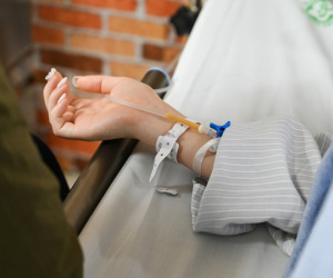 Chưa đến Tết đã nhập viện vì hành động nguy hiểm khi uống rượu