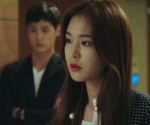 Bồ trẻ đến nhà 'khiêu chiến' với vợ, chồng lẳng lặng chứng kiến rồi làm một việc chẳng ai có thể ngờ