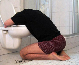 Cảnh báo nguy cơ đột quỵ gia tăng dịp cận Tết, dễ nhầm với say rượu
