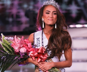 Tân Miss Universe 2022 từng bị tố gian lận, làm nên lịch sử nhưng phải ăn mừng chiến thắng 1 mình khi đăng quang