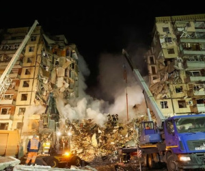 Kiev thừa nhận tên lửa Nga rơi xuống tòa chung cư ở Dnepr sau khi bị phòng không Ukraine bắn hạ