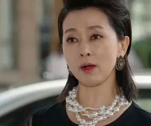 Mẹ chồng chê nhà gái trao vàng mỏng như sợi cước để rồi xấu hổ