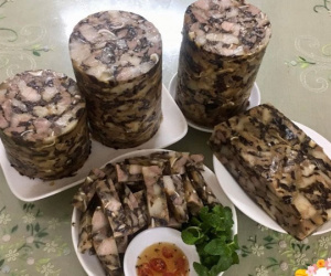Tết có nên 'ăn giò thủ để no đủ cả năm'? Chuyên gia cảnh báo mối nguy từ món Tết vạn người mê