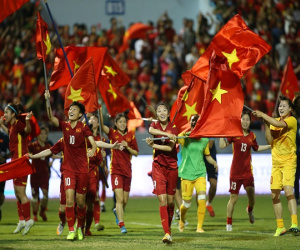 Tuyển nữ Việt Nam tiên phong đi World Cup, chờ 'cú hích' bóng đá nam