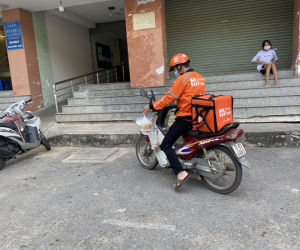 Tài xế xe công nghệ, đặt đồ ăn “nổ đơn” liên tục, kiếm bạc triệu ngày Tết