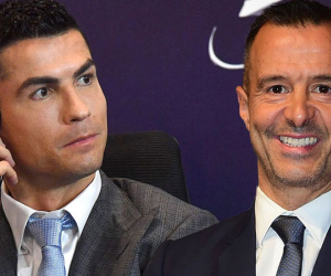 Ronaldo sa thải ‘siêu cò’ Jorge Mendes vì cản tung hê MU