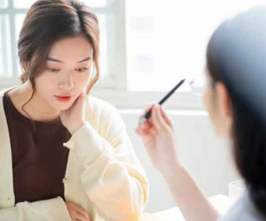Ngạc nhiên khi chị gái nhờ tôi giữ giúp cuốn sổ đỏ