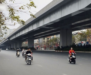 Ngày Tết, nhan nhản tình trạng không đội mũ bảo hiểm khi tham gia giao thông