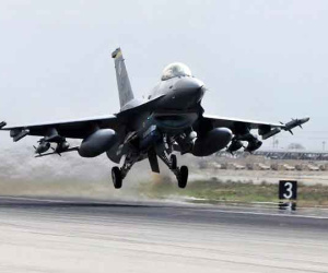 EU có thể cung cấp máy bay chiến đấu F-16 cho Ukraine, ông Zelensky có phụ tá mới