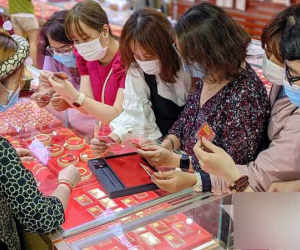 Chen chân mua vàng cầu may, vía Thần Tài 2023 là ngày nào?