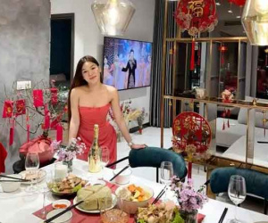 Thủ môn Đặng Văn Lâm du xuân, ngỡ ngàng ngoại hình cả gia đình