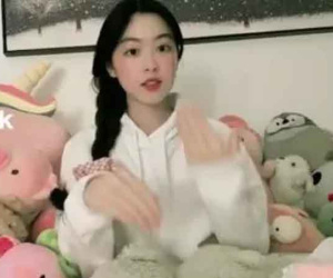 Con gái MC Quyền Linh khoe clip đón Tết, nhan sắc gây sốt
