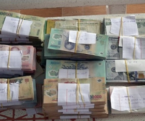 Người đàn ông bị trộm 40 nghìn USD và 600 triệu đồng vào ngày Tết