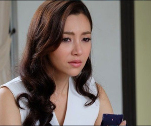 Làm ăn thất bại gửi mẹ chồng 1 triệu sắm Tết, lên thành phố mở túi đồ bà đưa, tôi ôm mặt khóc