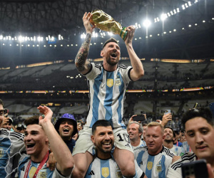 Messi đánh bại Mbappe, xuất sắc nhất thế giới 2022