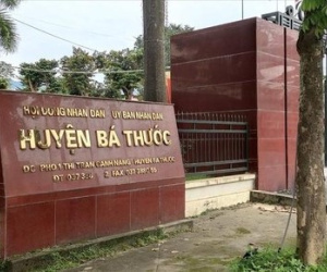 Có 'vợ lẽ' và 2 con riêng, trưởng phòng TN&MT bị cách chức