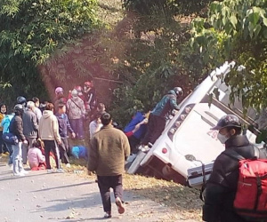 Phú Thọ: Ô tô khách 47 chỗ bị lật tại khu vực đèo ở huyện Tân Sơn