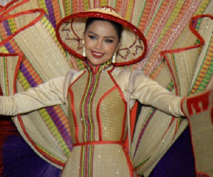 Hoa hậu Hoàn vũ bị chỉ trích vì vẫn chưa công bố giải trang phục dân tộc
