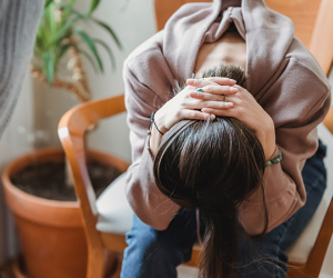 Nhà trai bỏ về vì thái độ của nhà gái khi đang bàn chuyện cưới xin