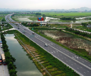 Hàng loạt cao tốc không có làn dừng khẩn cấp, nguy cơ ùn tắc khi xe gặp sự cố