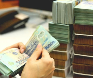 'So găng' thu nhập tại 4 ngân hàng lớn, mỗi tháng mua nửa cây vàng