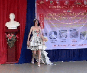 Xuýt xoa với màn trình diễn thời trang tái chế cực chất của học sinh Tây Ninh