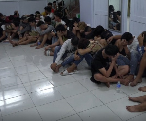 CLIP: Vây bắt 46 thanh thiếu niên mang kiếm, 'bom xăng' đi hỗn chiến
