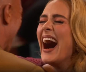 Khoảnh khắc Adele lần đầu gặp mặt The Rock gây sốt