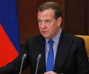 Ông Medvedev: Moscow sẵn sàng sử dụng tất cả vũ khí nếu Ukraine tấn công lãnh thổ Nga