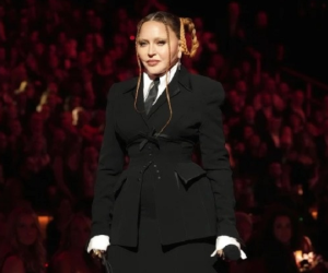 Fan sốc nặng với gương mặt biến dạng không thể nhận ra của Madonna ở Grammy 2023