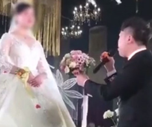 Cô dâu trưng bộ mặt 'khó ở' khiến chú rể điên tiết ném hoa cưới, bỏ đi giữa hôn trường khỏi cưới xin