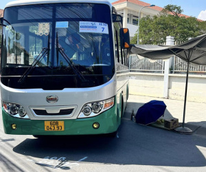 Bé gái 9 tuổi tử vong thương tâm dưới gầm xe đưa đón học sinh