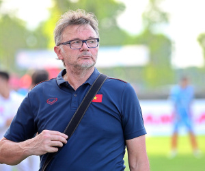HLV Philippe Troussier tiến sát 'ghế nóng' dẫn dắt tuyển Việt Nam