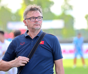 'Ghế nóng' tuyển Việt Nam: Vì sao HLV Philippe Troussier chưa được xướng tên