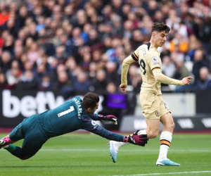 Fernandez và Felix tỏa sáng, Chelsea vẫn có trận sân khách thứ 8 liên tiếp không thắng