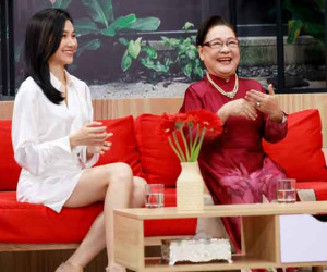 Mẹ chồng nàng dâu: Nữ MC vụng chuyện bếp núc, kể tình trường với mẹ chồng
