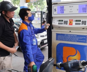 Ngày 13/2, giá xăng dầu sẽ đồng loạt giảm?